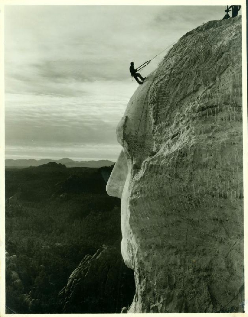 Black-Hills-SD/800x600_Mount_Rushmore construction 09.jpg